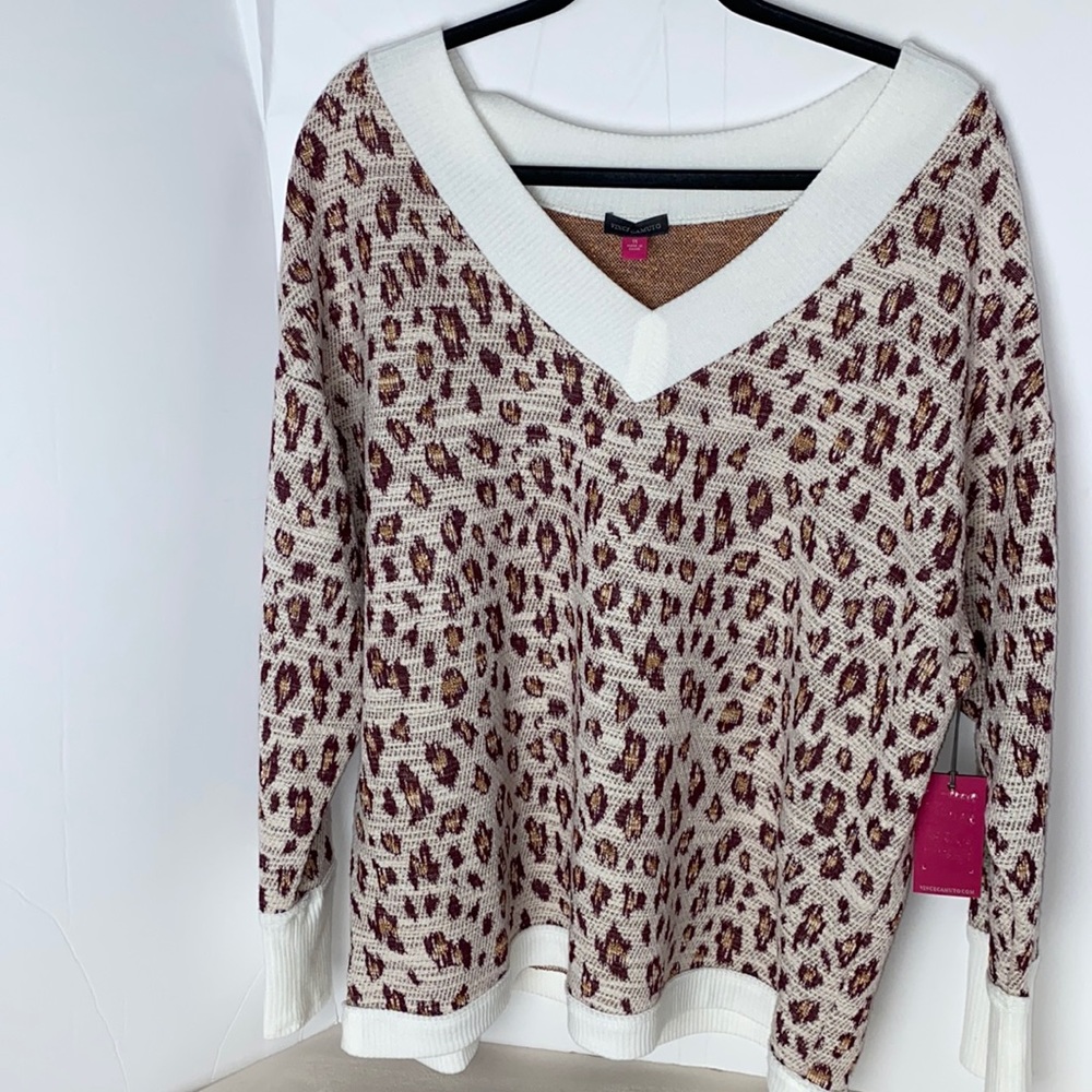 Vince Camuto Leopard Print V-neck Sweater
